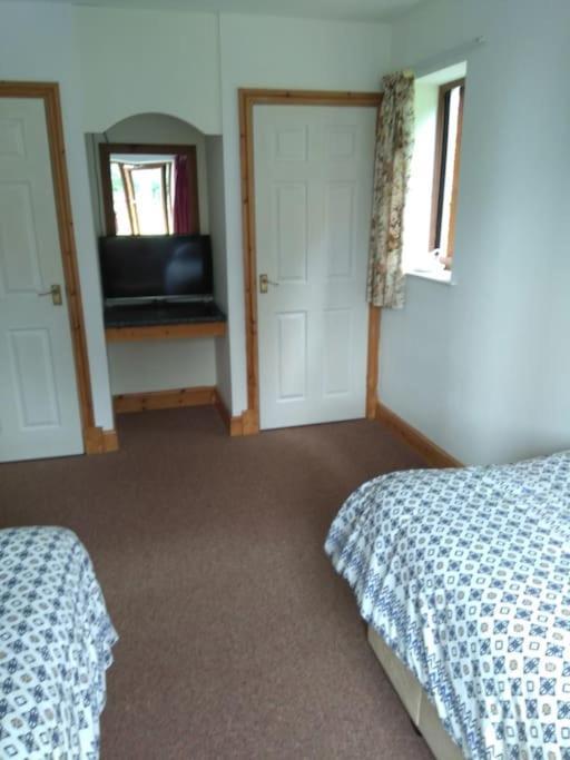 Cottage , Seaside Views, Quiet Beach, Awesome View Pendine Extérieur photo