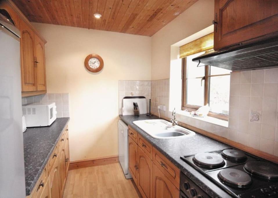 Cottage , Seaside Views, Quiet Beach, Awesome View Pendine Extérieur photo